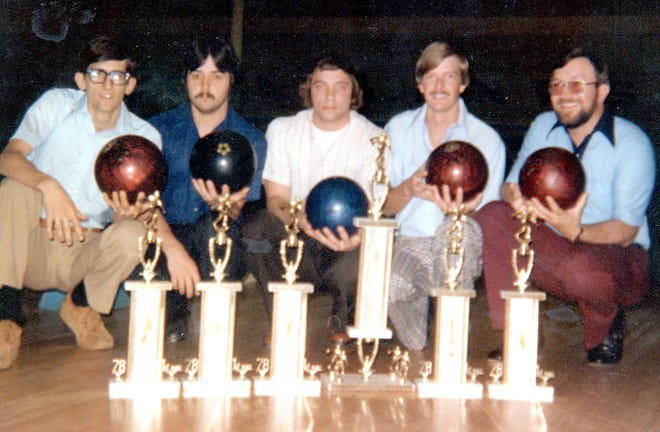 40 years ago, John Birch and his teammates, under the name the McLaughlin Five, made the Maple Chit Chat news for winning the Ohio Men’s Inter-City tourney. The Cambridge team “reigned supreme the entire event, according to Len Gress. They bested 530 teams for the honor. Left to right: Dave McLaughline, Ambrose Battaglia, John Birch, Donny Polascak and Ed Owens (Deceased)