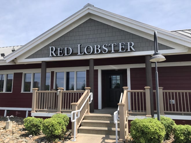 Red Lobster, 7801 Rogers Ave., in Fort Smith is seen Thursday. The retaurant has slowly seen an improvement in customers since an Aug. 4 report by the restaurant of an employee having contracted hepatitis A while vacationing in another country. No customers or other employees reported contracting the virus. [JOHN LOVETT/TIMES RECORD]