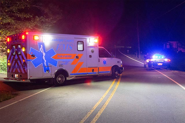 SERIOUS INJURIES — Asheboro Police investigate a stabbing that occurred at an apartment complex on Old Liberty Road Saturday night. (Scott Pelkey / Special to The Courier-Tribune)
