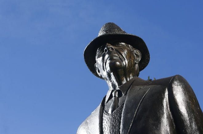 The Paul W. "Bear" Bryant statue on the Walk of Champions stands outside Bryant-Denny Stadium on Jan. 25, 2018. The statue is outside Bryant-Denny Stadium, which is named for the legendary UA football coach and former UA President George Denny.[Staff Photo/Gary Cosby Jr.]