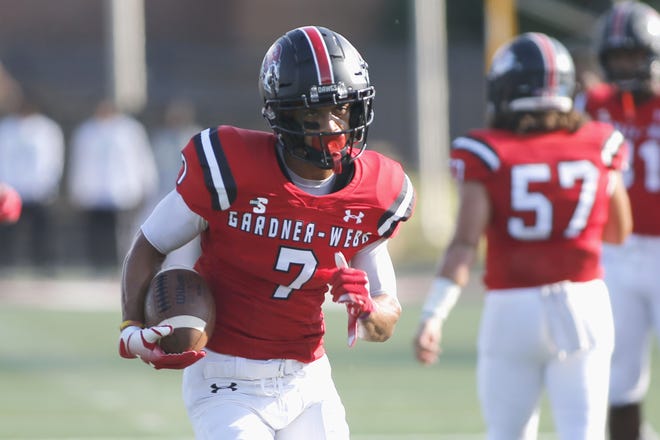 Gardner-Webb senior wide receiver Kyle Horton, shown in action against Limestone on Sept. 1, caught six passes for 96 yards in last week's loss at North Carolina A&T. [GWU athletics photo]