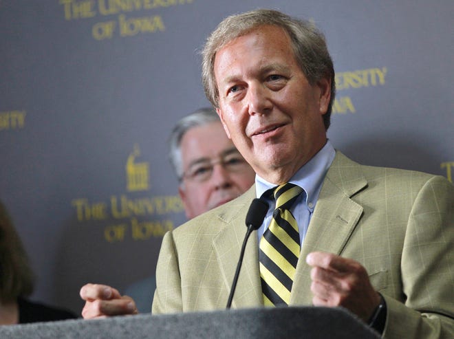 Bruce Harreld speaks to media after he was introduced as the new University of Iowa president during a news conference Sept. 3, 2015 in Iowa City. [David Scrivner/Iowa City Press-Citizen]
