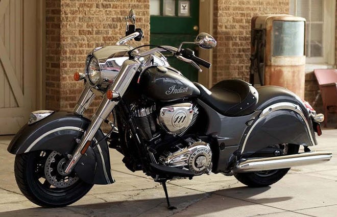 At first glance of the 2019 Indian Chieftain, riders will notice a restyled fairing and saddlebags with sharper lines and harder edges that give the bike a commanding presence and more streamlined look. A trimmed and slimmed fairing, paired with full LED lighting and new fork guards, delivers a streamlined front-end package that's indicative of the bike's impressive performance capabilities. [INDIAN]