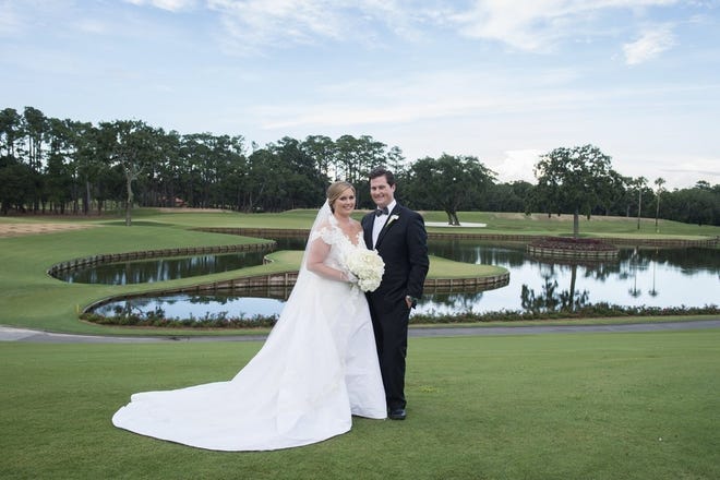 Veterinarians Lane and Barret Morrison were married in Ponte Vedra Beach in June. [6 of Four Photography]