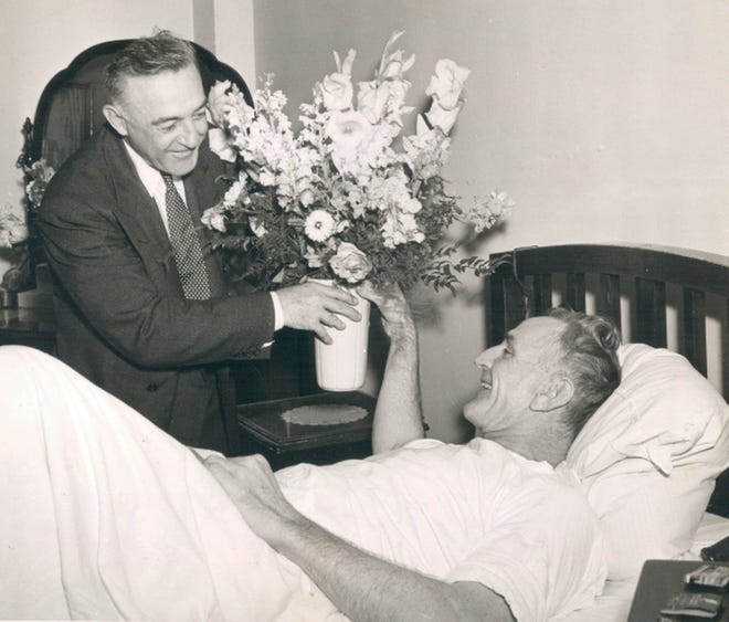 Casey Stengel in his hospital room after being hit by a cab in Boston. [Photo for The Item]