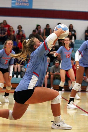 Southside senior Sarah Tolbert returns the ball during a home conference match against Northside at Southside on Thursday, Sept. 20, 2018. [AARON SHAFFER/SPECIAL TO THE TIMES RECORD]