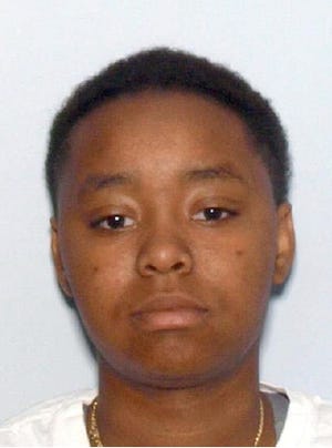 Savananh police are seeking the public's help in locating Zonnique Maxwell,19, who is wanted for felony murder. [Courtesy of Savannah police]