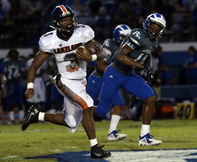 Lakeland running back Demarkcus Bowman leads the county in rushing with 780 yards. The Dreadnaughts are one of eight teams currently in a playoff position as the FHSAA released the points standings for the first time in 2018. [ROY FUOCO/THE LEDGER]