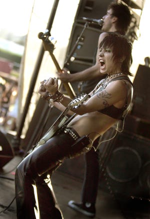Joan Jett performing at the 2006 Warped Tour at the Fairplex in Pomona, Calif. (Richard Hartog/Los Angeles Times/TNS)