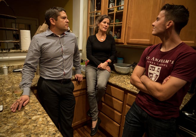 Gerred Howe and Holly Howe talk with ther son Hollis, 17, in their Washington, D.C., home about navigating sexual consent with girls. MUST CREDIT: Photo for The Washington Post by Evelyn Hockstein