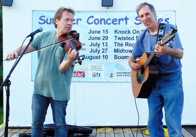 Steve Latanision (left) and Howie Newman (right) will perform as Knock on Wood at the Norwell Public Library on Sunday, Oct. 14. Photo: Howie Newman