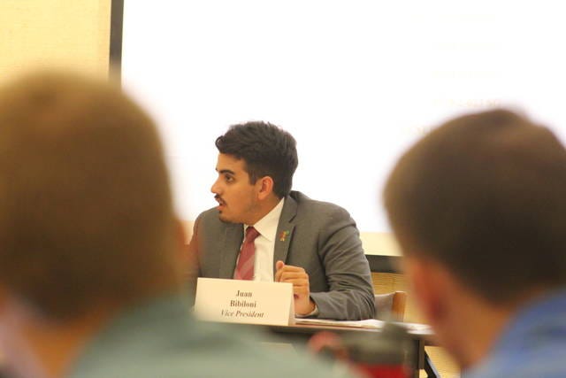 ISU Student Government Vice President Juan Bibiloni presides over the organization’s first meeting of the semester in the Gallery Room of the Memorial Union Wednesday night. Photo by Jillian Alt/Iowa State Daily