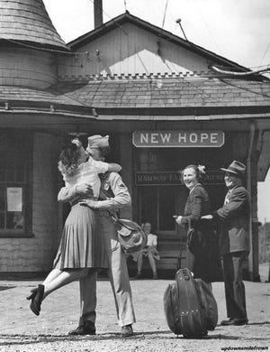 The New Hope train station in 1945 as troops began arriving back home from war in the Pacific. [PUBLIC DOMAIN]