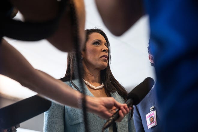 State Rep. Dawnna Dukes, D-Austin, speaks to reporters after a June 2017 pretrial hearing on corruption charges that were later dropped. [TAMIR KALIFA/AMERICAN-STATESMAN]