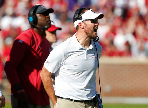 Oklahoma head coach Lincoln Riley shouts to his team in the first half of an NCAA college football game against Kansas State in Norman, Okla., Saturday, Oct. 27, 2018. (AP Photo/Sue Ogrocki)