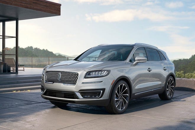 The Lincoln Nautilus' grille, hood, headlights and fenders with Continental-style nameplates are new for 2019. [Lincoln]