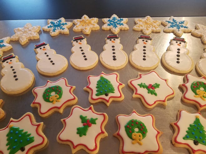 Decorating Christmas cookies is a simple way to enjoy quality time with family or friends. [Photo courtesy of Jolene Lamb]