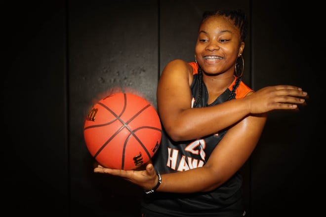 Delayna Gillard (23) scored 19 points in Spruce Creek's win over DeLand. The junior guard has helped the No. 1 Hawks to a 3-0 start. [News-Journal/Lola Gomez]