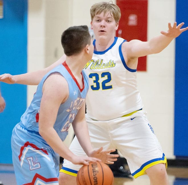 Galva’s Colby Peterson applies some defensive pressure during Tuesday night’s home matchup with Lewistown.