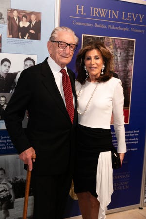 Irwin and Ellen Levy [Photos by CAPEHART]