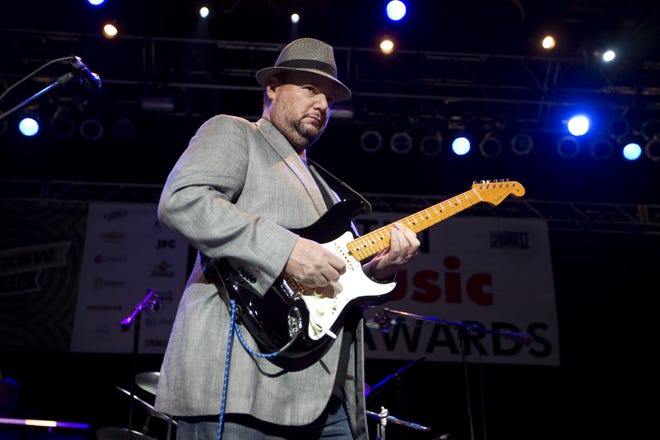 Christopher Cross headlines a benefit for People's Community Clinic at the Paramount on Thursday. [Jay Janner/American-Statesman]