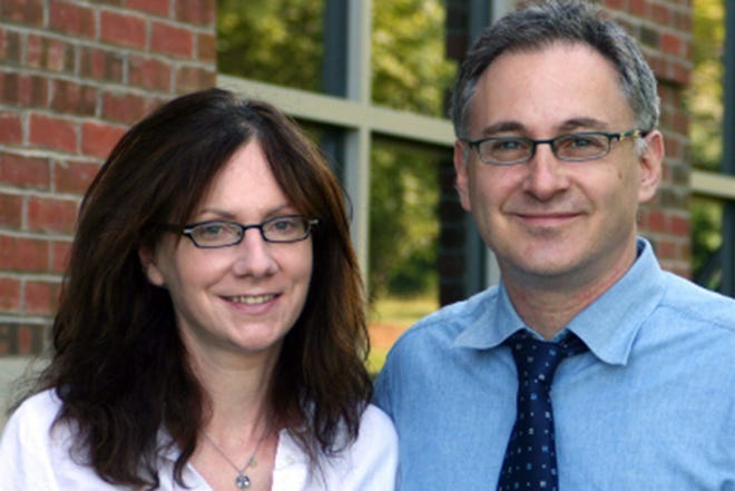 Dr. Lisa Schwartz and Dr. Steven Woloshin. (Courtesy of the Dartmouth Institute for Health Policy & Clinical Practice/TNS)