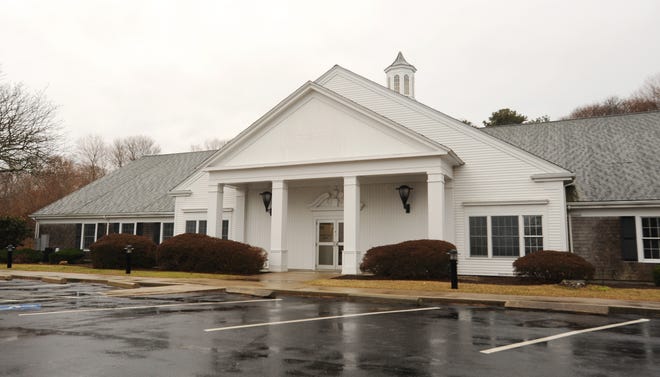 The Sandwich Board of Selectmen want to use the former Santander Bank building, located at Tupper Road and Route 6A, to centralize town hall offices. [Merrily Cassidy/Cape Cod Times file]