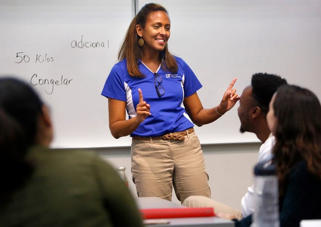 Maria Infante, a graduate teaching assistant, works with her Intermediate Spanish II class at the University of Florida in Gainesville Jan 11, 2019. [Brad McClenny/The Gainesville Sun]