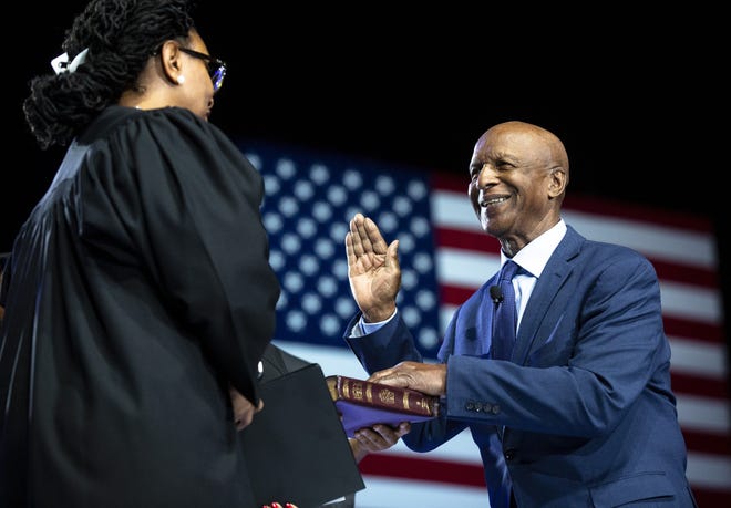 Secretary of State Jesse White is sworn in to his sixth term by Judge Toya Harvey during the Illinois Inaugural Ceremony Monday, Jan. 14, 2019 a the Bank of Springfield Center in Springfield, Ill. [Rich Saal/The State Journal-Register]