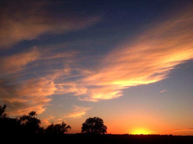A Kansas sunset. [Courtesy Don Dauber]