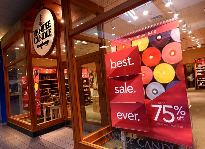 Yankee Candle, at the Swansea Mall, on Wednesday, Jan. 19, announced it will be closing soon. [Herald News Photo]