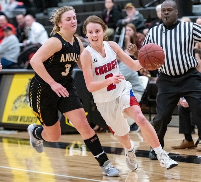Cheney's Kylee Scheer (2) dribbles to the basket while Andale's Katelyn Fairchild (3) guards her in the second quarter during the first round of the Haven High School Wildcat Classic tournament, Jan. 24, 2019. [Jesse Brothers/HutchNews]