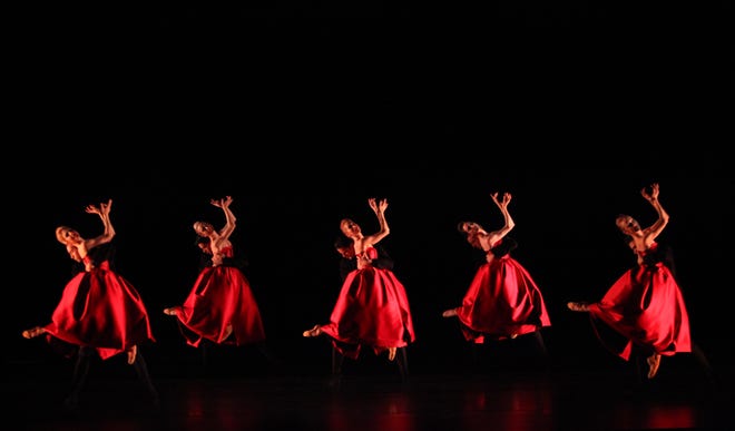 Dancers for The Sarasota Ballet perform in resident choreographer Ricardo Graziano's newest work, "Amorosa." [Sarasota Ballet / Frank Atura]