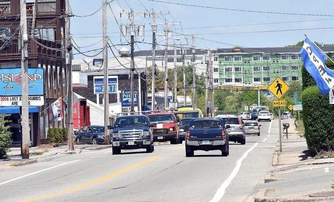 This undated file photo shows traffic along Aquidneck Avenue in Middletown in the Atlantic Beach District. [DAILY NEWS FILE]