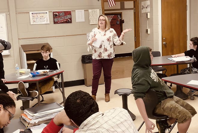 Lauren Jones instructs her class Wednesday at Waldron Area Schools. [COREY MURRAY PHOTO]