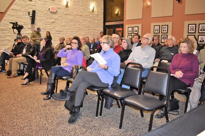 Residents filled Lakeway City Hall last week to hear the City Council deliberate changes in the city's code enforcement ordinance. [Photo by Leslee Bassman]