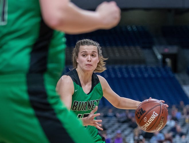 Burnet guard Trynadee Greenwell drives the ball to the basket during the Bulldogs' 49-44 loss to Hardin-Jefferson Class 4A seminfinals Friday at the Alamodome in San Antonio. [John Gutierrez/for Statesman]