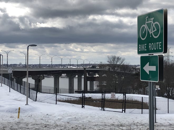 A bike path being propsed in Fall River and Tiverton would stretch six miles and end here, near an existing path at Tiverton's Sakonnet River Bridge. [Herald News photo by Peter Jasinski]