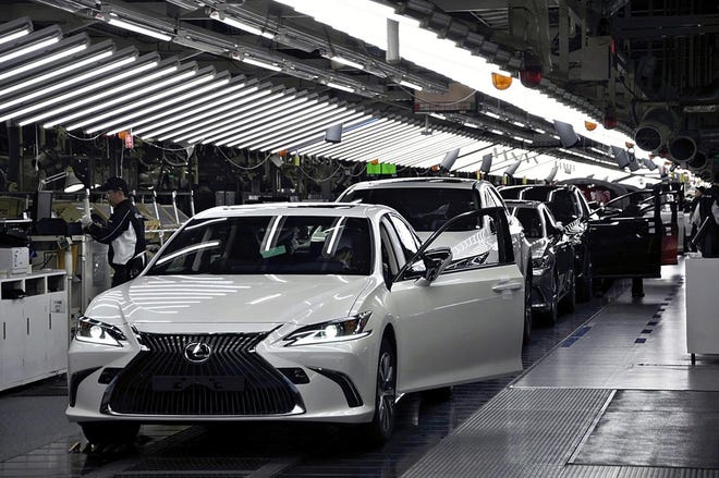 Lexus ES cars are built at Toyota's Miyata Plant in Miyawaka, Japan. [Japan News-Yomiuri]