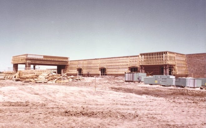 Holiday Inn & Holidome is shown under construction in 1977. [Conard - Harmon Collection]