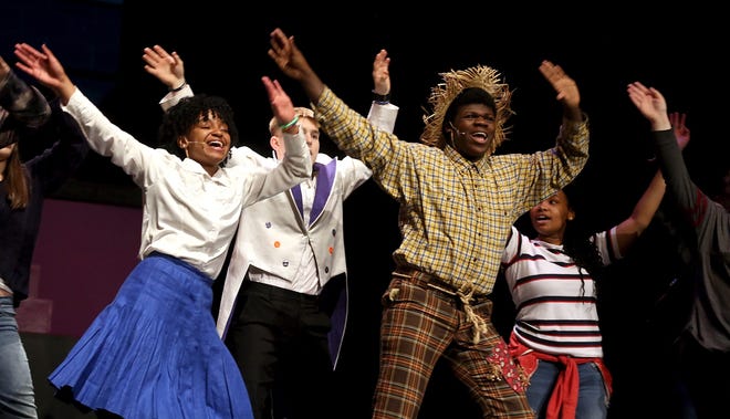 Students rehearse 'The Wiz' at Shelby High School's Malcolm Brown Auditorium at Shelby High School on Tuesday. [Brittany Randolph/The Star]