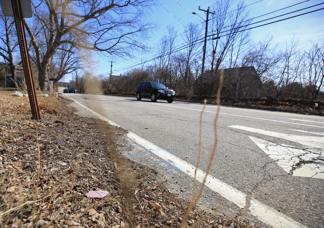 The city held a public meeting Wednesday night on the long-awaited project to put sidewalks on Peverly Hill Road.

[Ioanna Raptis/Seacoastonline]