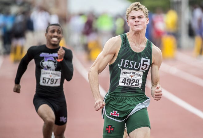 Houston Strake Jesuit Matthew Boling, ran a 10.21 in the 100-meter dash on Friday at the Texas Relays at Mike A. Myers Stadium. [RICARDO B. BRAZZIELL/AMERICAN-STATESMAN]