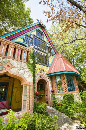 Explore a mix of quirky houses at the returning Austin Weird Homes Tour this weekend. [Contributed by Thanin Viriyaki Photography, 2015]