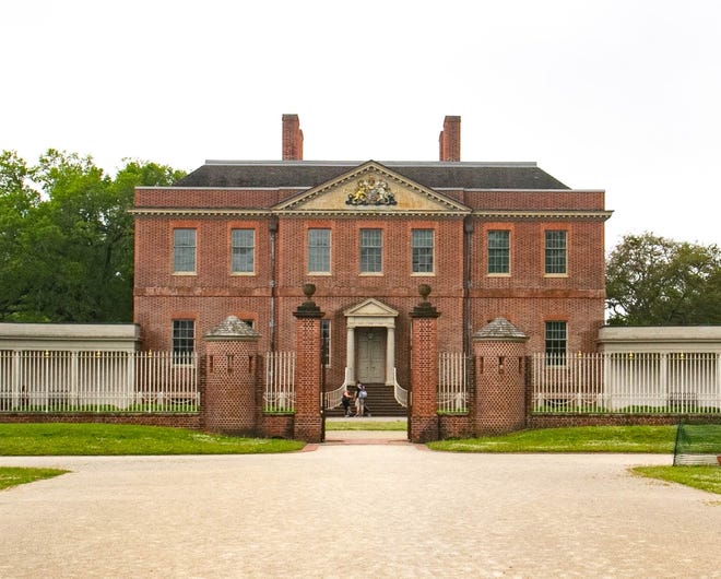 Although in disrepair in 1791, the original Tryon Palace was the site of a dance in honor of George Washington during his Southern Tour. [Bill Hand / Sun Journal Staff]