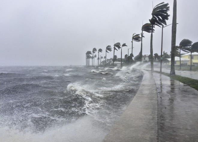 Hurricane Irma hits West Palm Beach, Fla., in 2017. [LANNIS WATERS/PALM BEACH POST]
