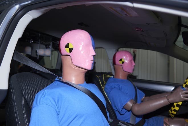 A new IIHS study of frontal crashes suggests that passengers in the back seat may need the sophisticated restraint systems currently used in the front seat.	

[Insurance Institute for Highway Safety/CC BY SA 3.0]