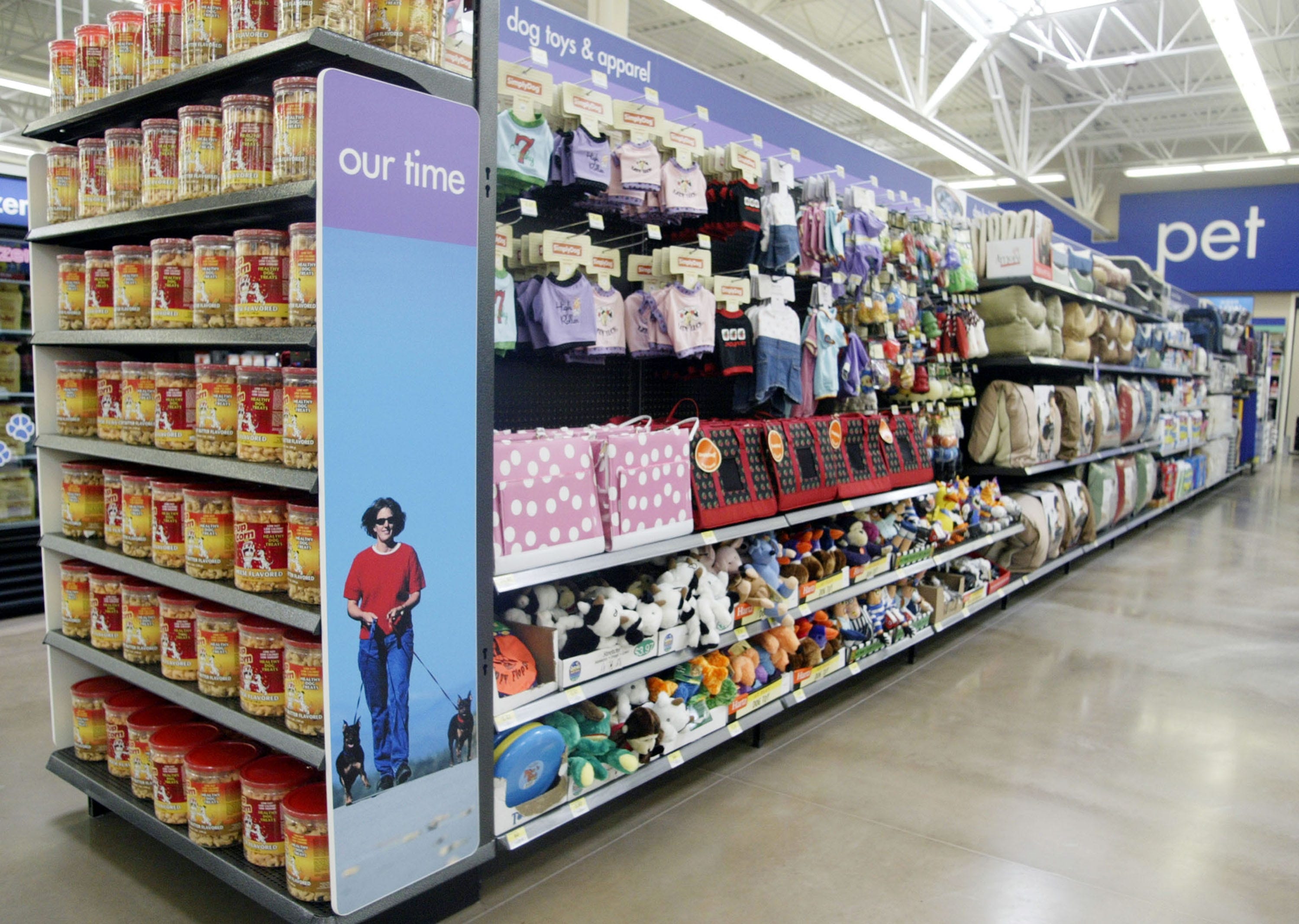 Walmart wants to fetch more pet business