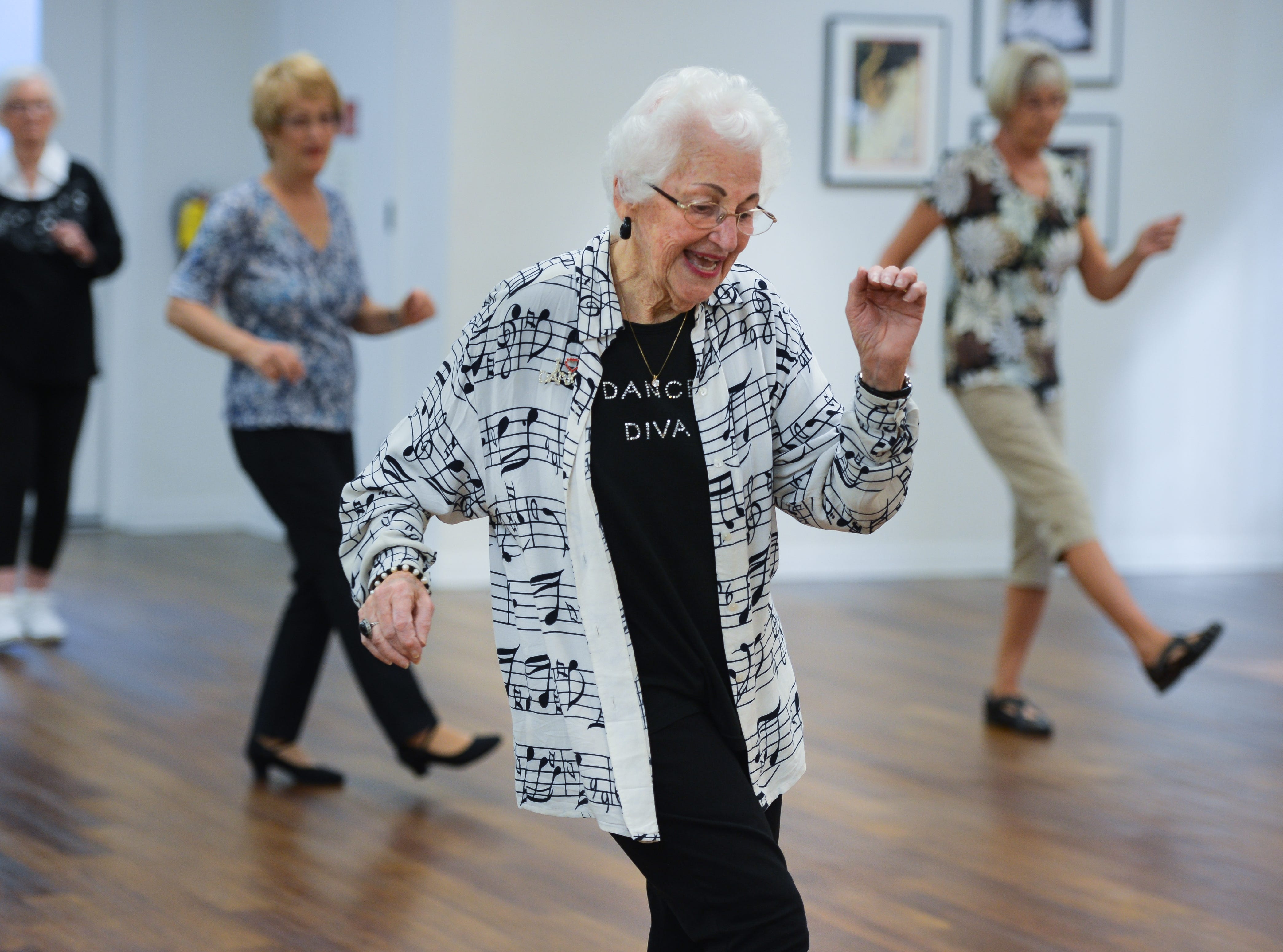 96-year-old 'Dancing Nana' grooves 