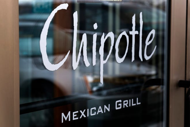 A new Chipotle Mexican Grill opening next week in Sterling Heights will have a drive-thru.